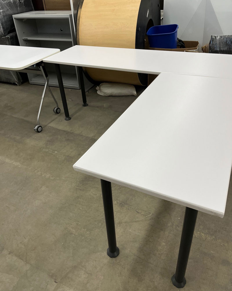 Knoll L Desks White w/Peds 71X71