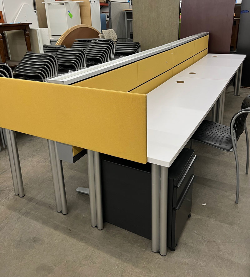 Knoll  4 Station Pods 72X24 Surfaces—missing Grommets 25.5” Seated Hgt ( 28H Legs Available)