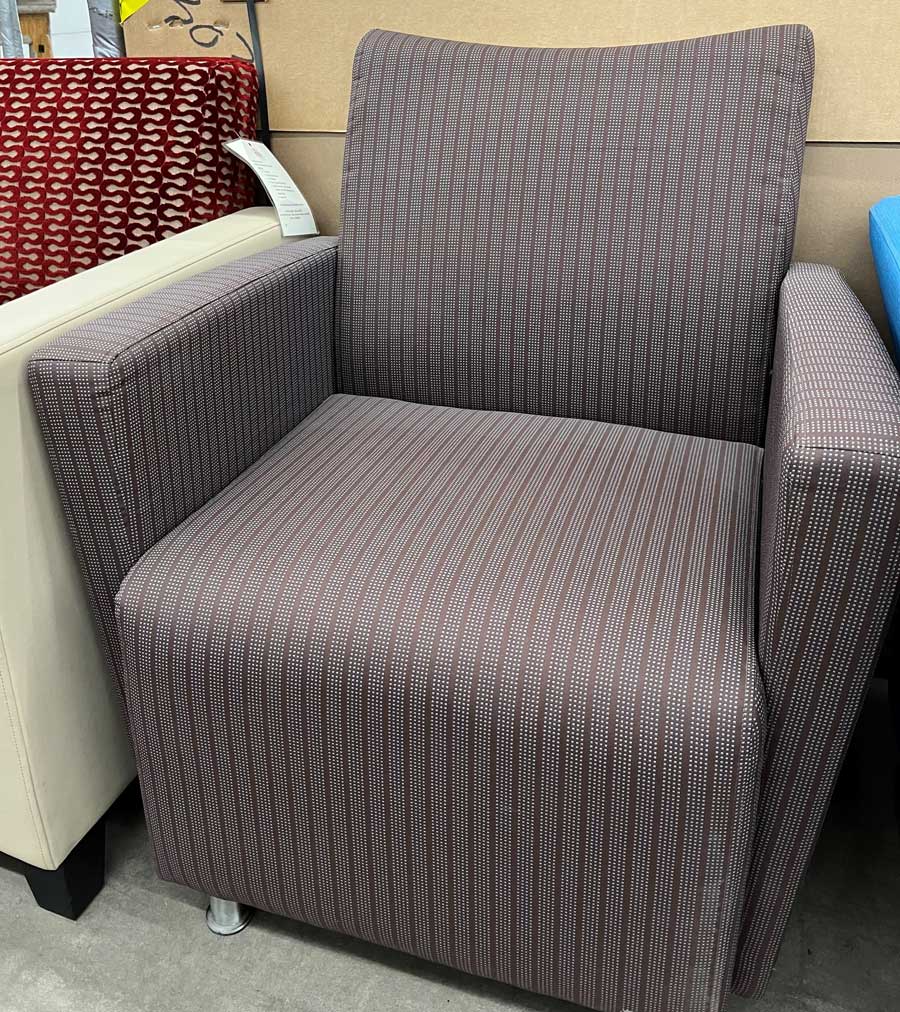Ideon Lounge Brown<br />
